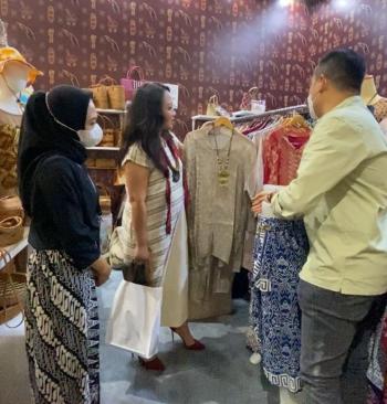 PERUMNAS DUKUNG UMKM BINAAN “YUNAS BATIK” PERLUAS TARGET PASAR GLOBAL DI  PAMERAN INACRAFT 2023 